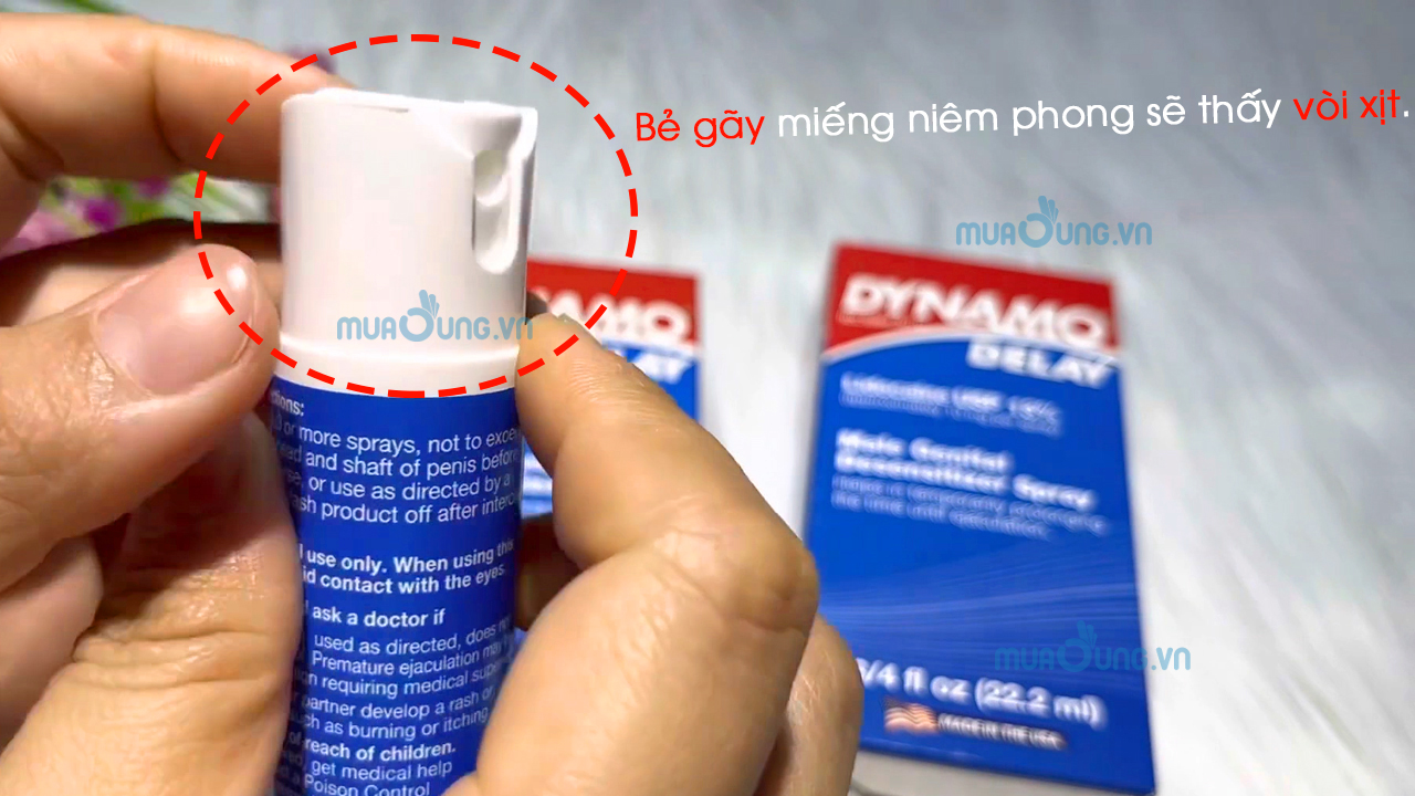 Bẻ gãy miếng niêm phong sẽ thấy vòi xịt