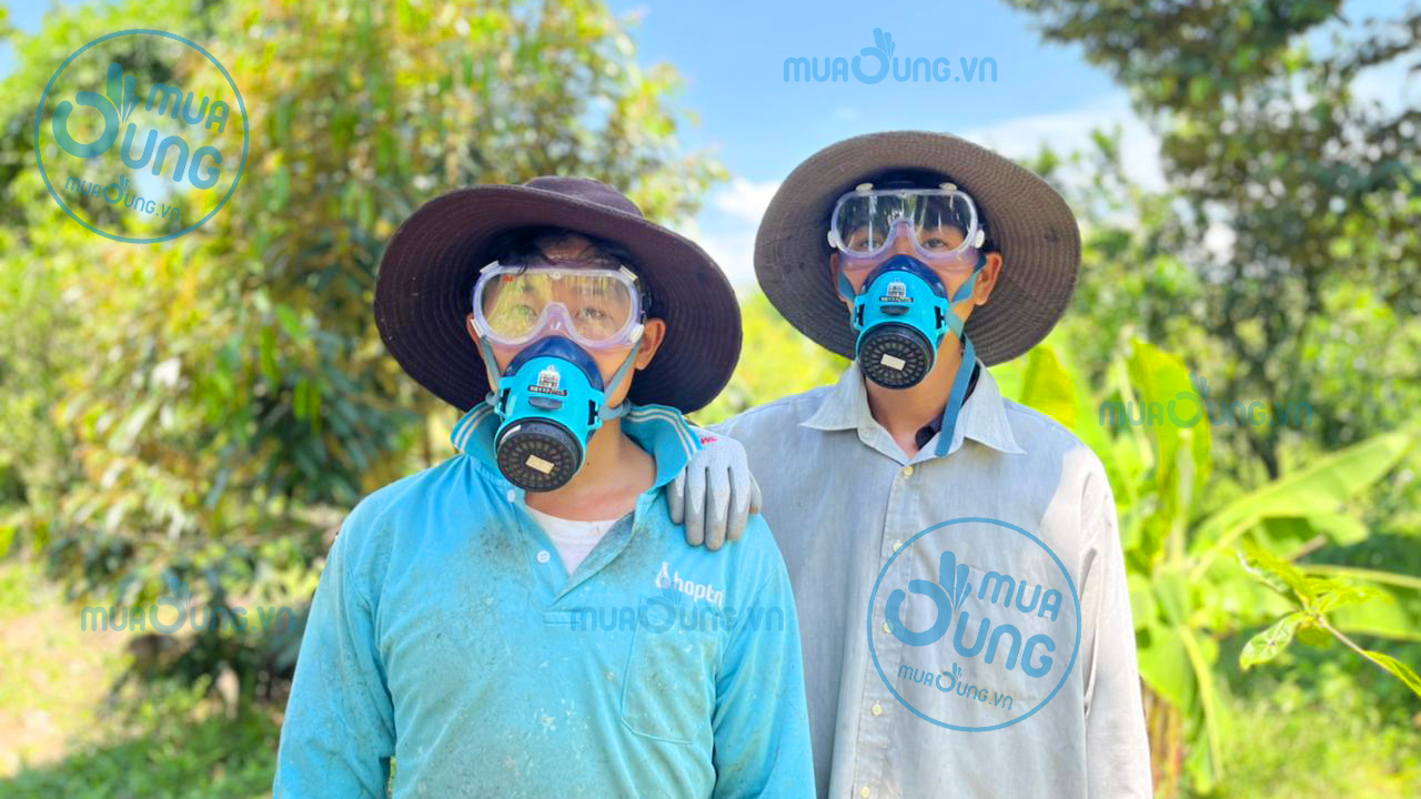 mặt nạ phòng độc