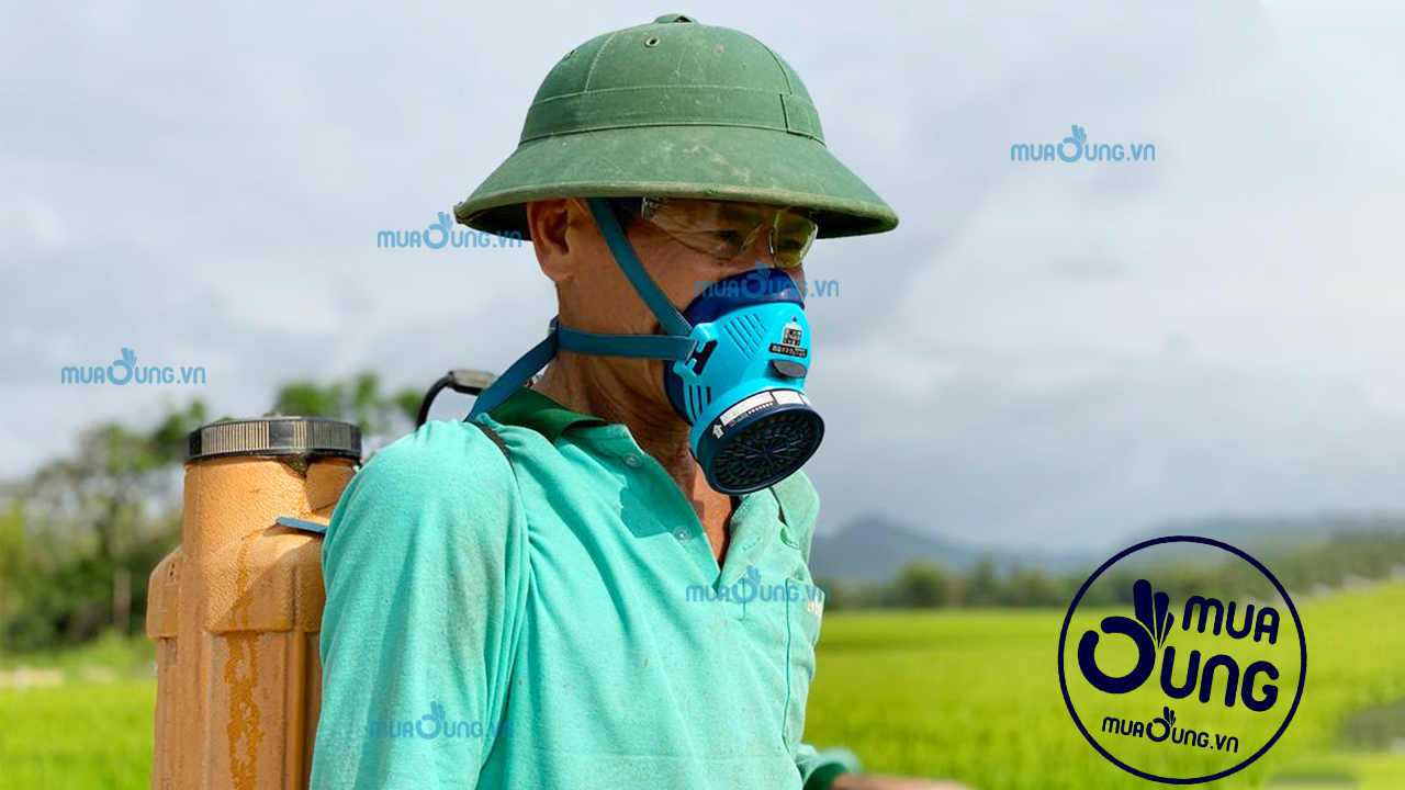 Mặt Nạ Phòng Độc Khi Phun Thuốc Trừ Sâu