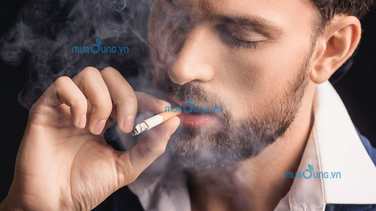 Nghiện thuốc lá, uống nhiều bia rượu.