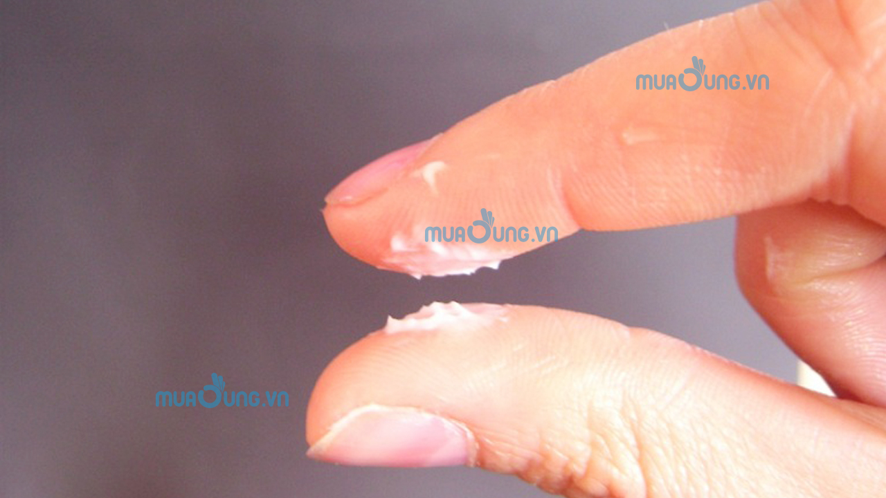 Sự bất thường trong dịch âm đạo.